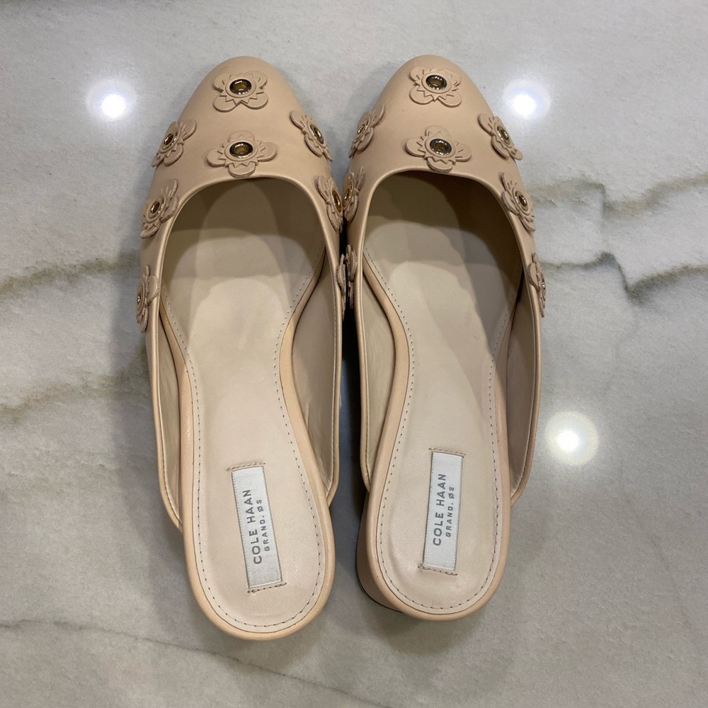 Cole Haan Mules Size 9 Beige Floral Embellished Mules - Picture 13 of 13
